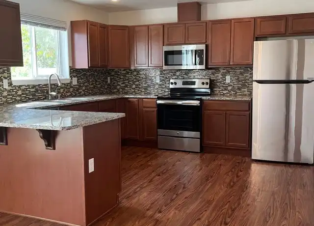 Property at 1702 W Lee St Unit A, Moses Lake, WA, 98837, 3 beds, 2.5 baths, [object Object]