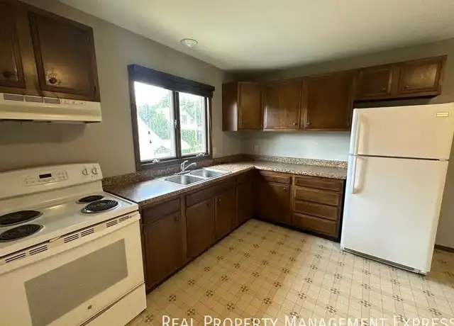 Property at 1011 S 2nd Ave Unit 3, Sioux Falls, SD, 57105, 2 beds, 1 bath, [object Object]