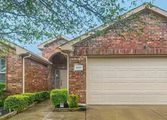 Property at 2001 Eagle Lake Dr, Forney, TX, 75126, 3 beds, 2 baths, [object Object]