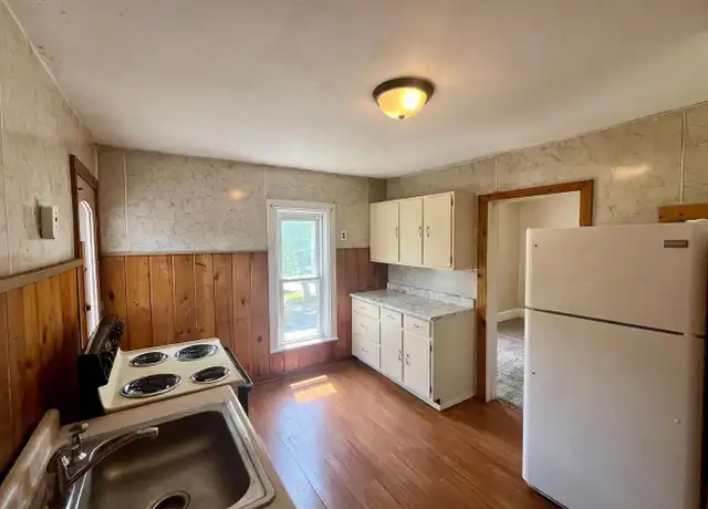 Property at 516 Callon St, Wausau, WI, 54401, 2 beds, 1 bath, [object Object]
