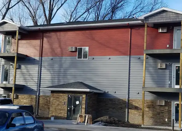 Property at 811 10th St S #7, Fargo, ND, 58103, 0 beds, 1 bath, [object Object]