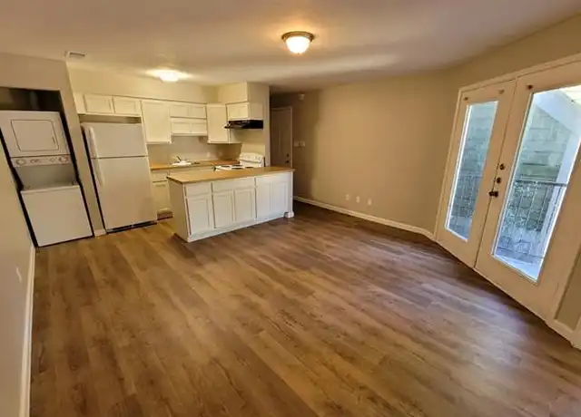 Property at 9815 Walnut St Unit H304, Dallas, TX, 75243, 1 bed, 1 bath, [object Object]