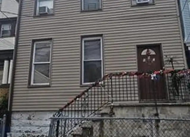 Property at 105 Wegman Pkwy Unit 2, Jersey City, NJ, 07305, 3 beds, 1 bath, [object Object]