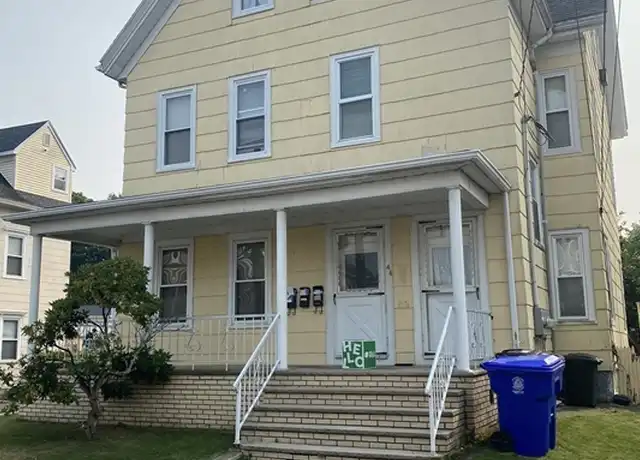 Property at 46 Hodges Ave Unit 3, Taunton, MA, 02780, 2 beds, 1 bath, [object Object]