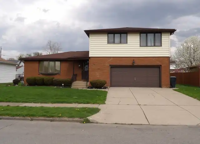 Property at 30 Sunrise Dr Unit Lower, Buffalo, NY, 14219, 3 beds, 2 baths, [object Object]
