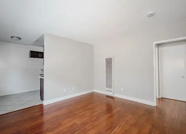 Property at 673 Ohio Ave Unit 2, Long Beach, CA, 90814, 1 bed, 1 bath, [object Object]