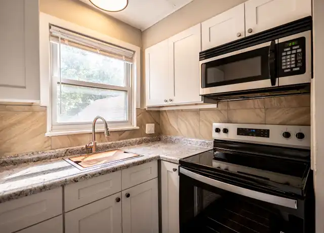 Property at 1027 17th St NW Unit 8, Canton, OH, 44703, 1 bed, 1 bath, [object Object]