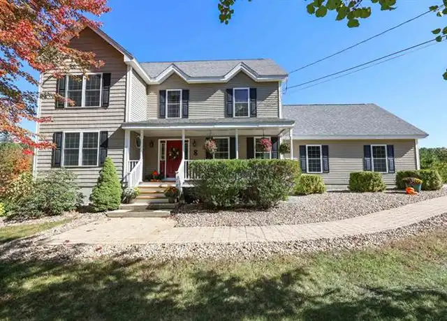 Property at 8 Graham Rd, Concord, NH, 03301, 3 beds, 2.5 baths, [object Object]
