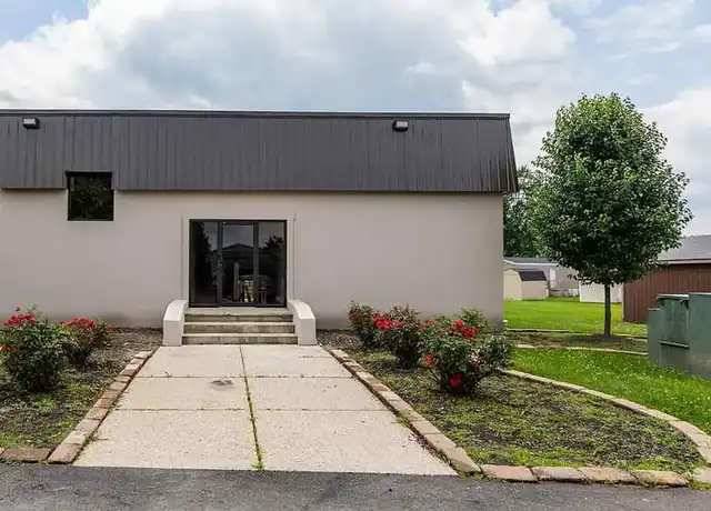 Property at Greenbriar Estates - 234 Sulphur Springs Dr, Batavia, OH, 45103, 2-4 beds, 2 baths, [object Object]