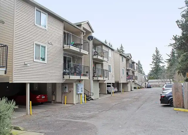 Property at 11710 - 11712 SE Powell - 11710 SE Powell Blvd, Portland, OR, 97266, 2 beds, 1 bath, [object Object]