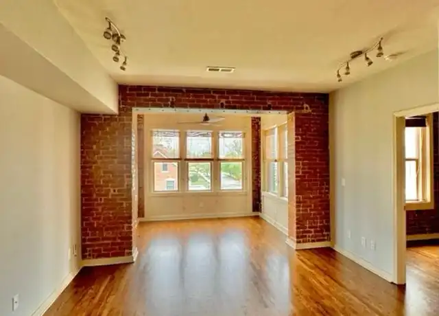 Property at 200 E 43rd St #302, Kansas City, MO, 64111, 2 beds, 1 bath, [object Object]