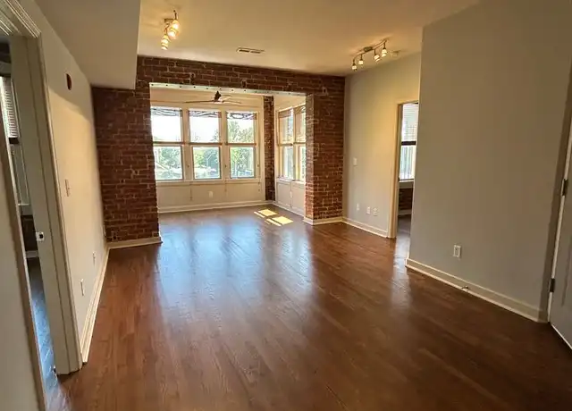 Property at 200 E 43rd St #302, Kansas City, MO, 64111, 2 beds, 1 bath, [object Object]
