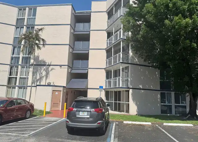 Property at 7125 NW 186th St Unit B401, Hialeah, FL, 33015, 2 beds, 2 baths, [object Object]