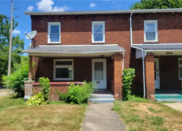 Property at 102 E Boston Ave, Youngstown, OH, 44507, 2 beds, 1 bath, [object Object]