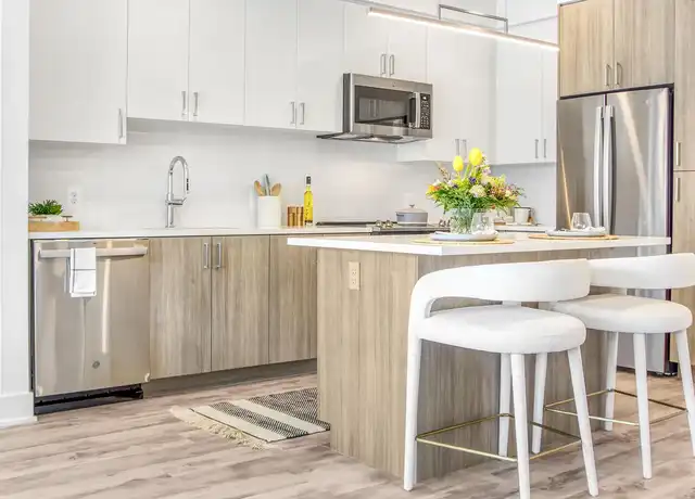 Property at Westmont Apartments - 925 S Glebe Rd, Arlington, VA, 22204, 1-2 bed, 1-2 bath, [object Object]