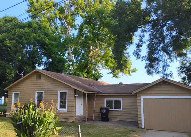 Property at 401 Berry St, Bossier City, LA, 71111, 4 beds, 1 bath, [object Object]