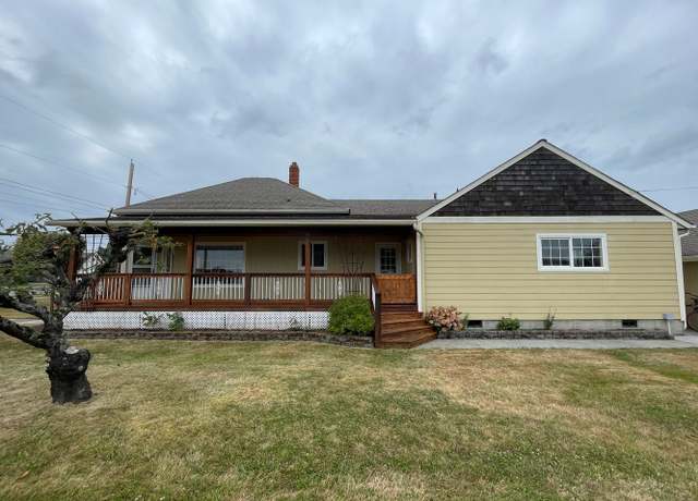 Photo of 1102 20th St, Anacortes, WA 98221