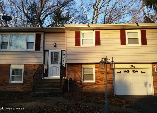 Property at 16 Oak Leaf Ln, Toms River, NJ, 08755, 4 beds, 2 baths, [object Object]
