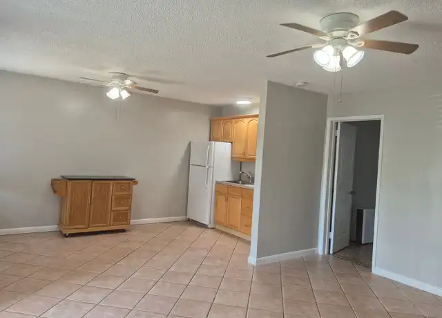 Property at 2621 NE 1st St Unit 5, Pompano Beach, FL, 33062, 1 bed, 1 bath, [object Object]
