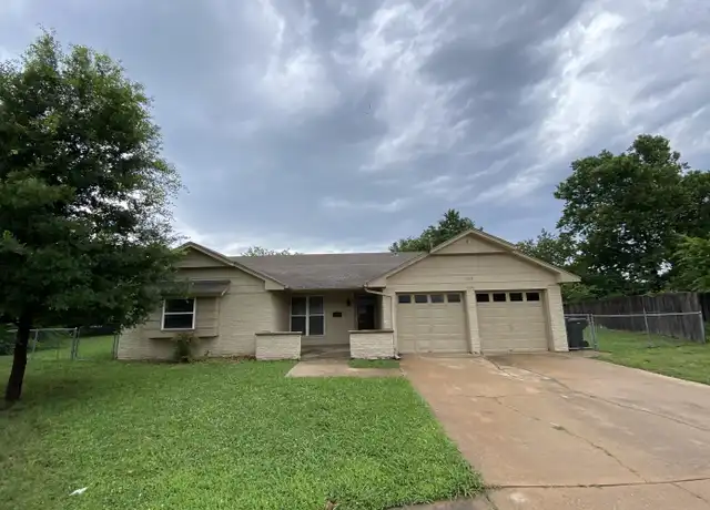 Property at 1517 Essex Ct, Norman, OK, 73069, 4 beds, 2 baths, [object Object]