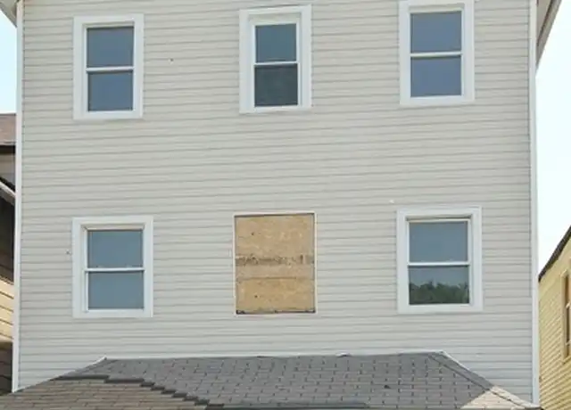 Property at 9011 S Brandon Ave Unit 2, Chicago, IL, 60617, 3 beds, 1 bath, [object Object]