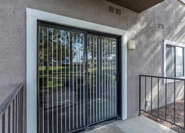 Photo of 16950 Jasmine St, Victorville, CA 92395