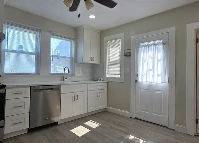 Property at 81 Union St Unit 81, Quincy, MA, 02169, 3 beds, 1 bath, [object Object]
