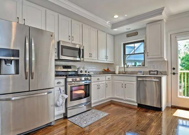 Photo of 160 Green St #3, Melrose, MA 02176