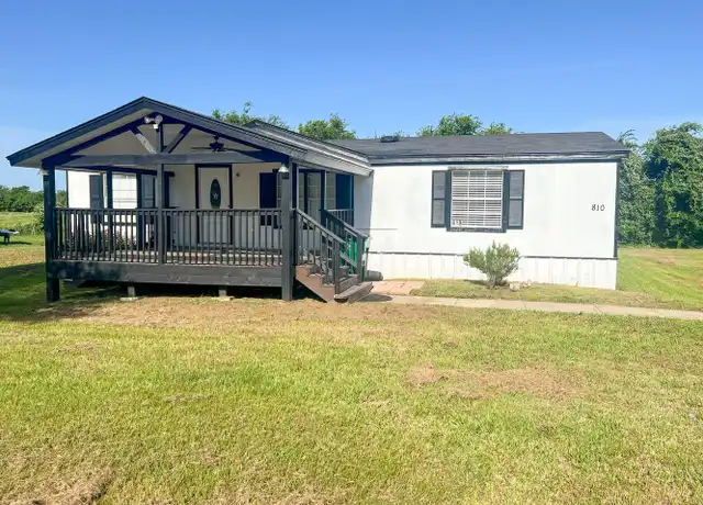 Property at 810 Ranchette Dr, Joshua, TX, 76058, 5 beds, 2 baths, [object Object]