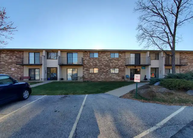 Property at 1357 Meadowcreek Dr Unit 01, Pewaukee, WI, 53072, 2 beds, 1 bath, [object Object]