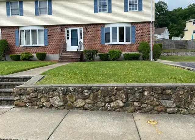 Property at 12 Grove St Unit B, Woburn, MA, 01801, 3 beds, 1.5 baths, [object Object]