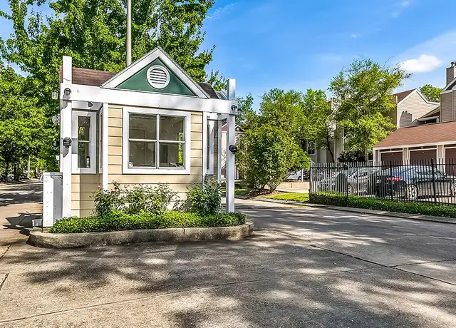 Photo of 2001 Oak Creek Rd, New Orleans, LA 70123