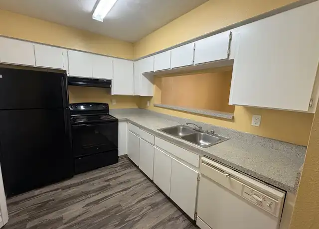 Property at 305 W Grant St Unit C12, Plant City, FL, 33563, 3 beds, 2 baths, [object Object]