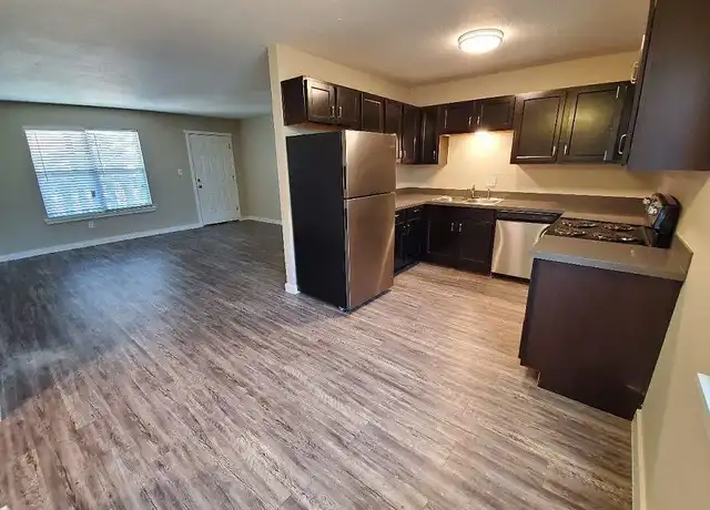 Property at Pin Oak Townhomes - 1811 Cherry Stone St, Norman, OK, 73072, 1-2 bed, 1-1.5 bath, [object Object]