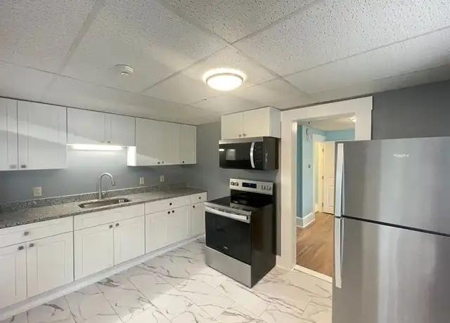 Property at 44 Main St Unit 1, Raymond, NH, 03077, 1 bed, 1 bath, [object Object]