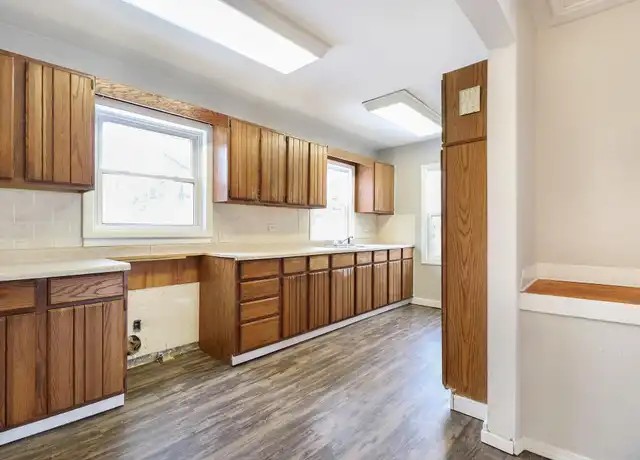 Property at 1425 E Mishawaka Ave Unit B-1, South Bend, IN, 46615, 3 beds, 1 bath, [object Object]