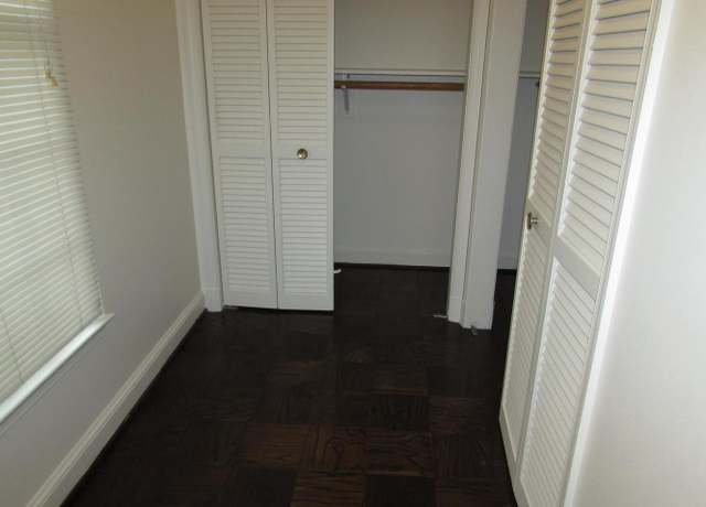 Photo of 472 Old Orchard Cir, Millersville, MD 21108