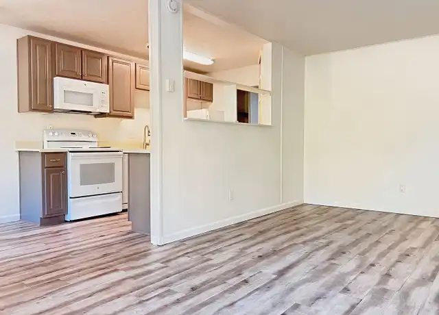 Property at 6810 SW 26th Ave Unit 34, Portland, OR, 97219, 1 bed, 1 bath, [object Object]