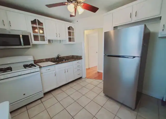 Property at 1068 E Main St #3, Stamford, CT, 06902, 2 beds, 1 bath, [object Object]