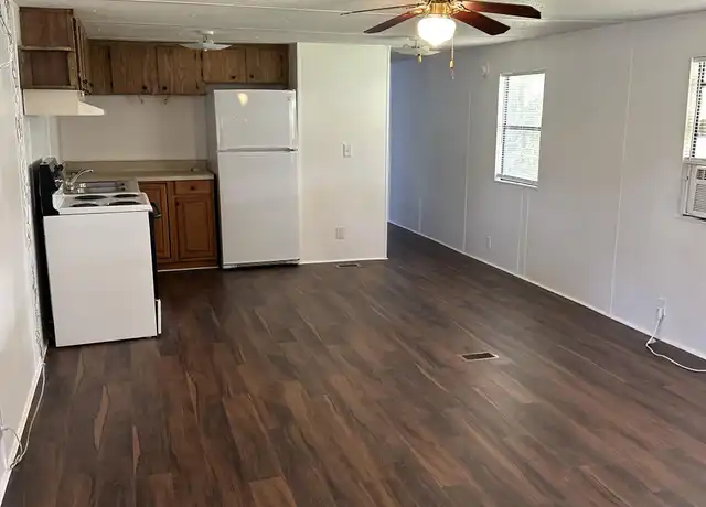 Property at 102 Hoover Ln, Satsuma, FL, 32189, 3 beds, 1 bath, [object Object]