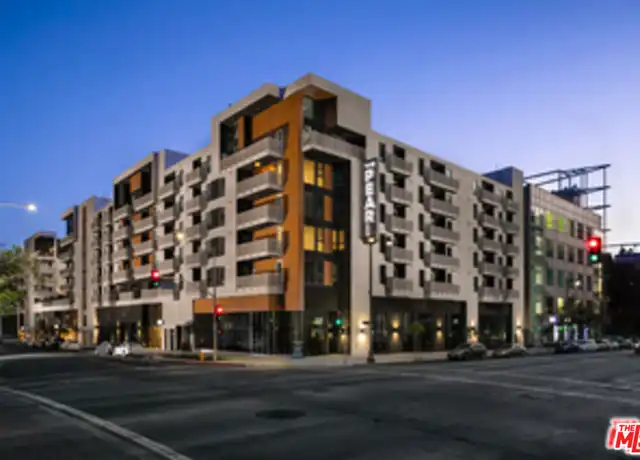 Property at 687 S Hobart Blvd Unit 424, Los Angeles, CA, 90005, 1 bed, 1 bath, [object Object]