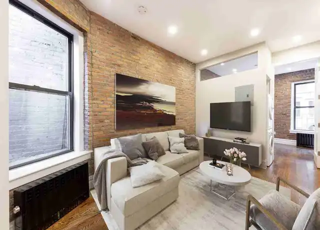 Property at 119 Christopher St Unit 22, New York, NY, 10014, 2 beds, 2 baths, [object Object]