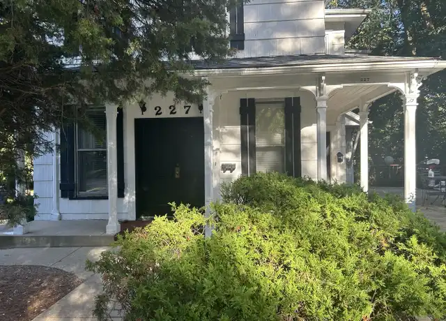 Property at 227 N 1st St Unit 227-front, Geneva, IL, 60134, 2 beds, 1 bath, [object Object]