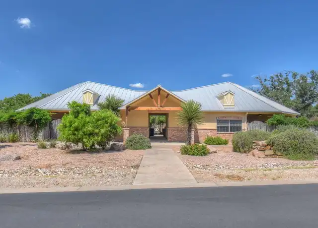 Property at 516 Free Rein, Horseshoe Bay, TX, 78657, 2 beds, 2 baths, [object Object]
