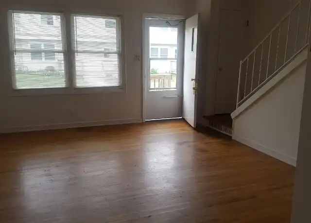 Property at 1227 W Mullan Ave, Waterloo, IA, 50701, 2 beds, 1 bath, [object Object]