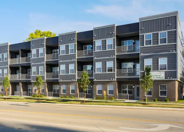 Property at 209 W Green St, Champaign, IL, 61820, 2 beds, 2 baths, [object Object]