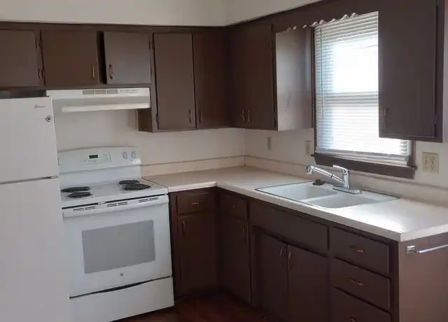 Property at 714 7th St N Unit 06, La Crosse, WI, 54601, 2 beds, 1 bath, [object Object]