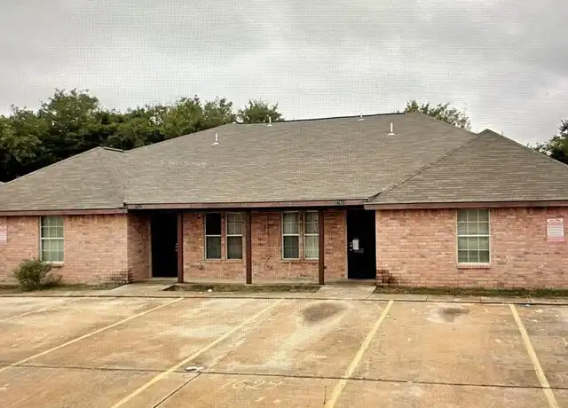 Property at 7627 Windsor Oaks, San Antonio, TX, 78239, 2 beds, 1 bath, [object Object]