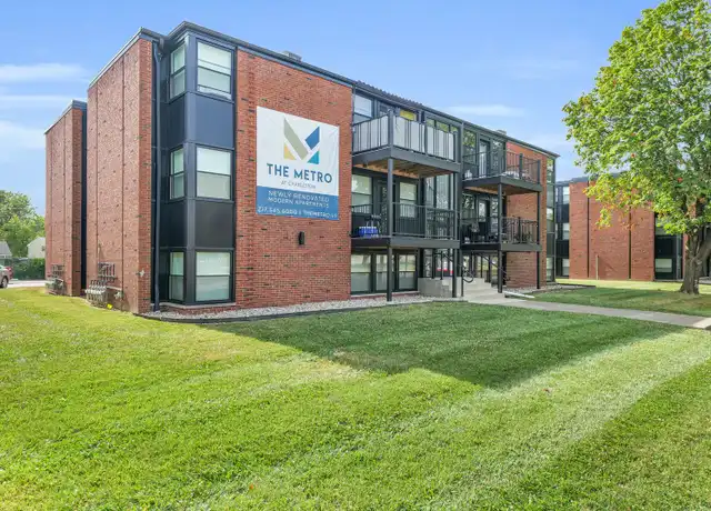 Property at 2020 10th St Unit 204, Charleston, IL, 61920, 2 beds, 1 bath, [object Object]