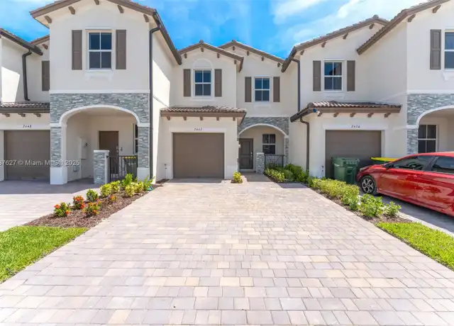 Property at 2442 SE 28th St, Homestead, FL, 33035, 3 beds, 2.5 baths, [object Object]